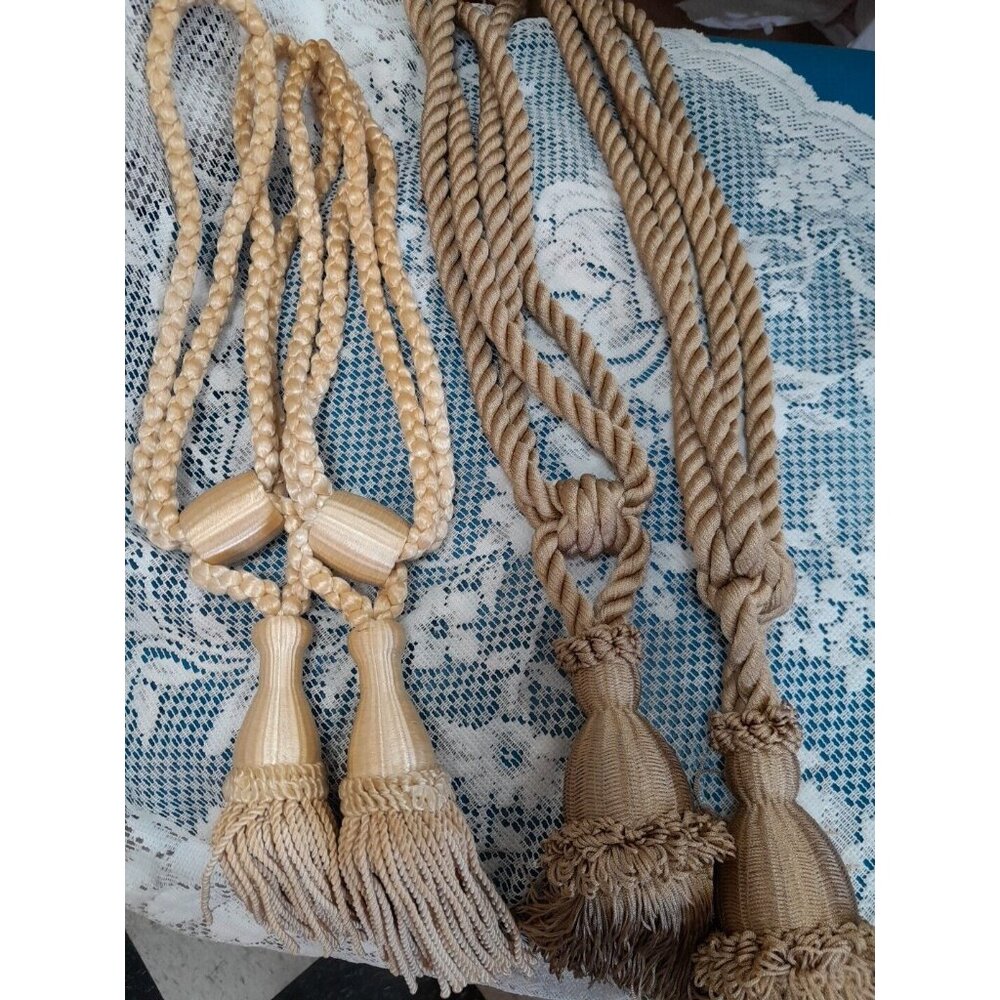 4 Vintage Curtain Tie Backs  Beige Tasseled Very Nice Preowned Condition